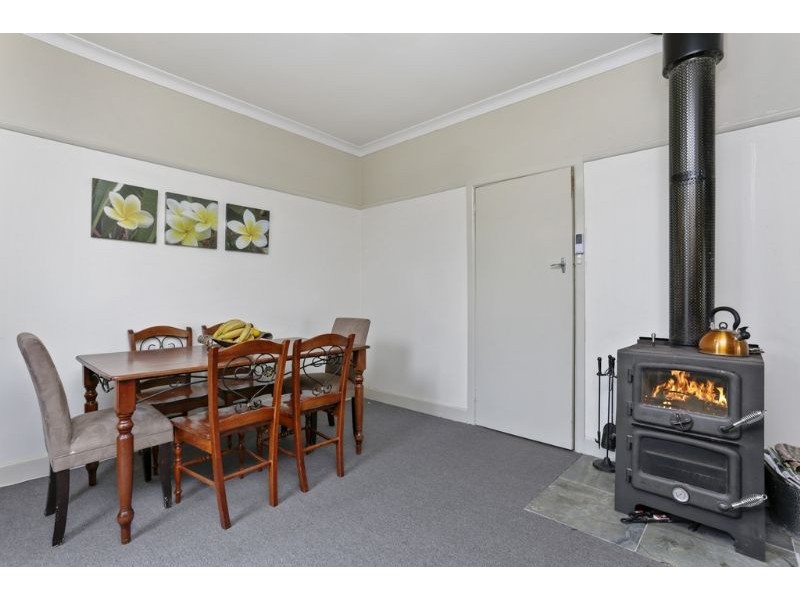 18 Manifold Street, Woolsthorpe VIC 3276