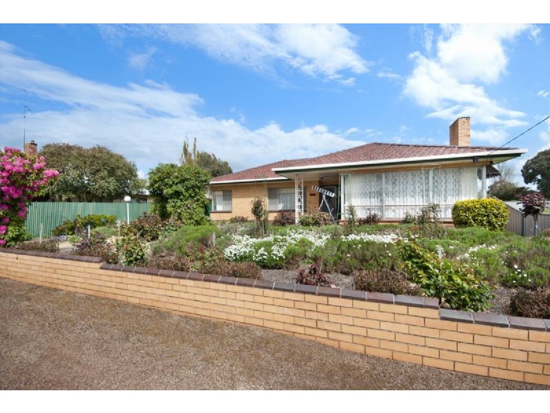 99 Bells Street, Penshurst VIC 3289