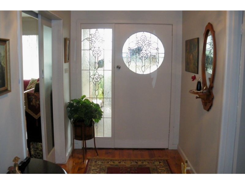 99 Bells Street, Penshurst VIC 3289