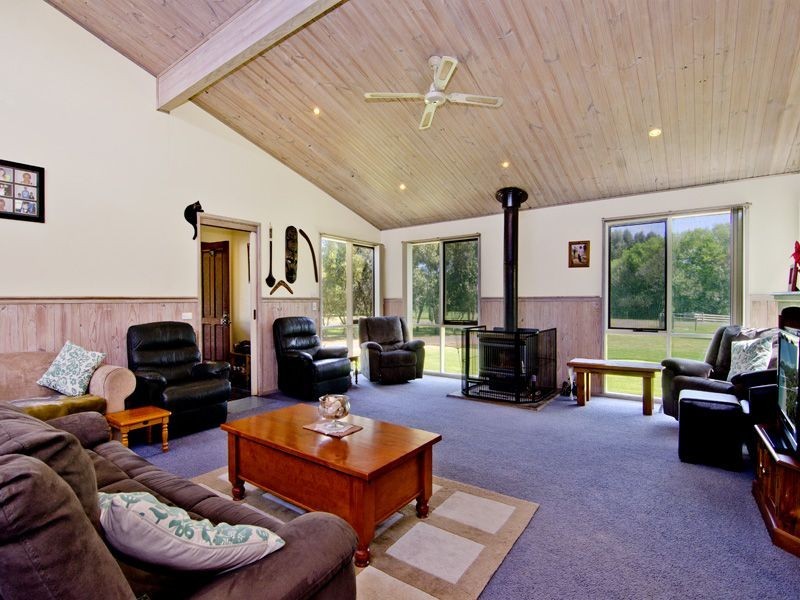 84 Scotts Road, Crossley VIC 3283