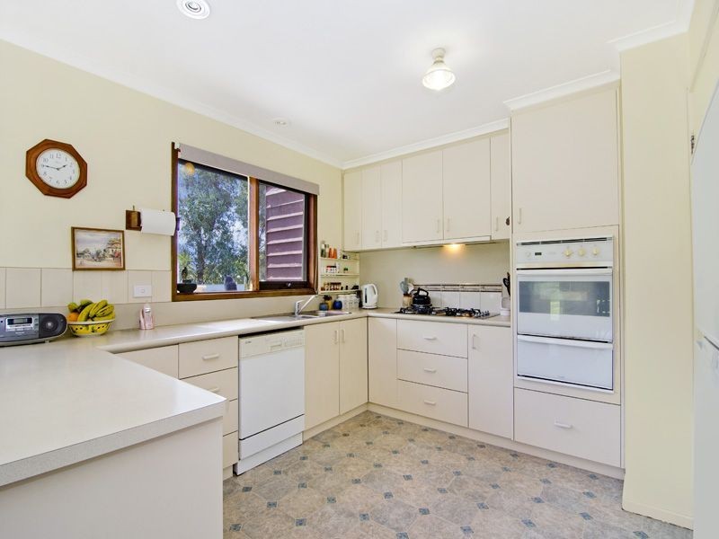 84 Scotts Road, Crossley VIC 3283