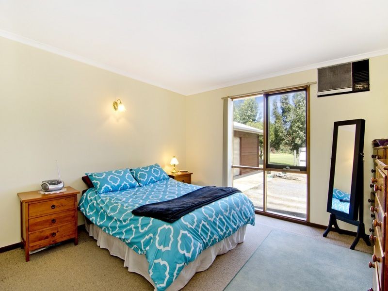 84 Scotts Road, Crossley VIC 3283
