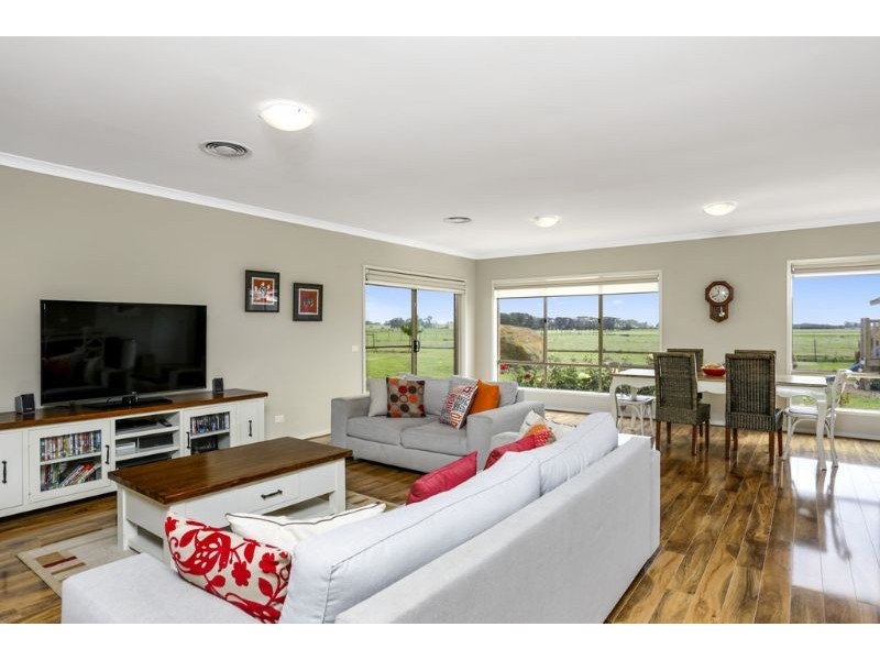 15 O’Keefes Road, Winslow VIC 3281