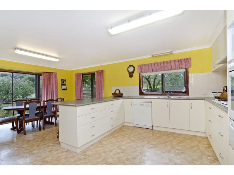 27 Stauntons Lane, Koroit VIC 3282