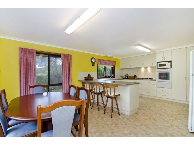 27 Stauntons Lane, Koroit VIC 3282