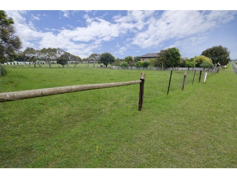 27 Stauntons Lane, Koroit VIC 3282