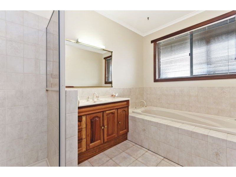 4 Coghlans Road, Warrnambool VIC 3280