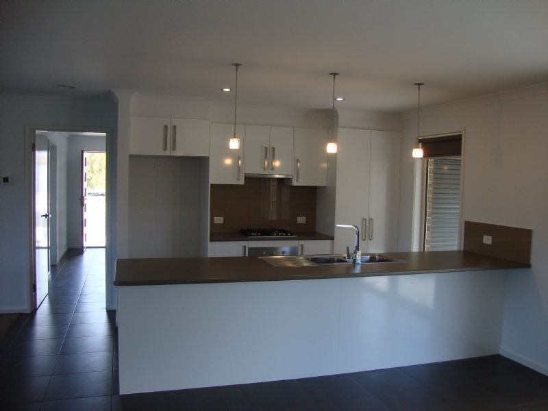 48 Dennington Rise, Warrnambool VIC 3280