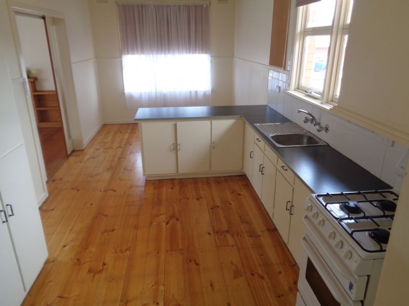 11 Hopkins Road, Warrnambool VIC 3280