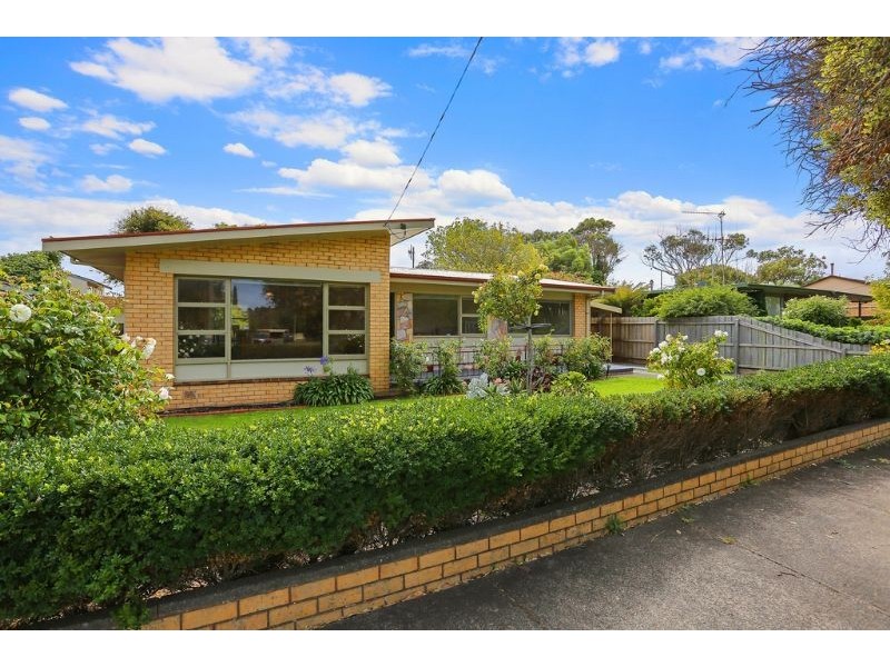 8 Iona Avenue, Warrnambool VIC 3280