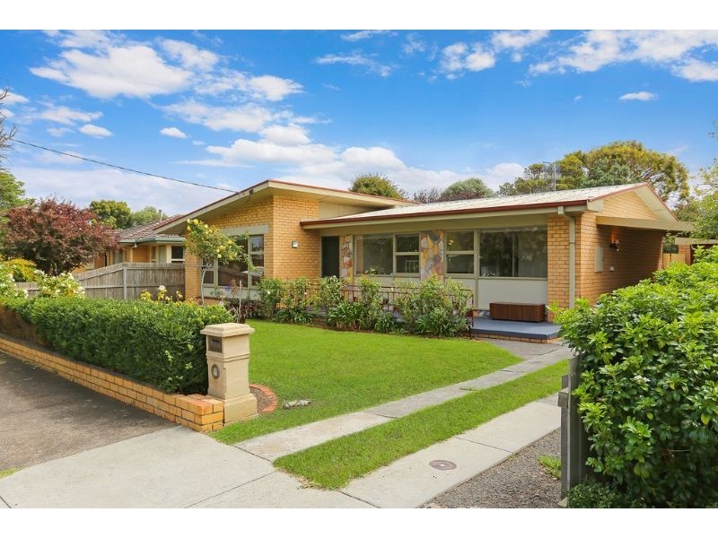 8 Iona Avenue, Warrnambool VIC 3280