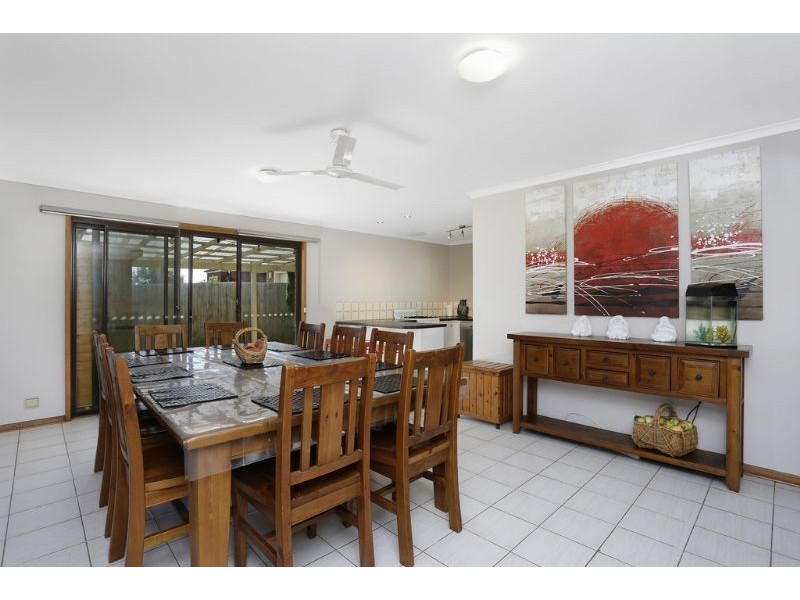 4 Bridge Road, Bushfield VIC 3281