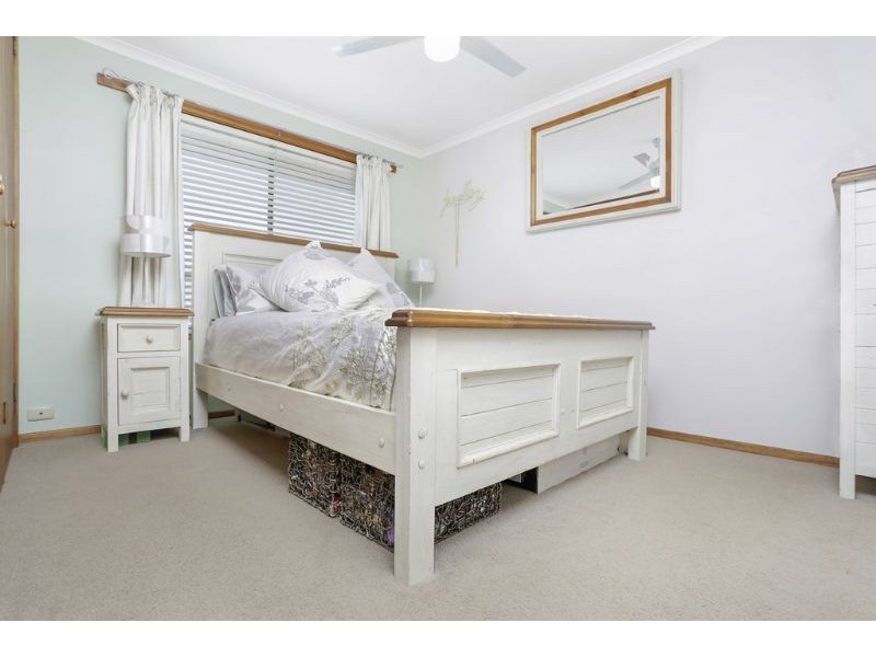 4 Bridge Road, Bushfield VIC 3281