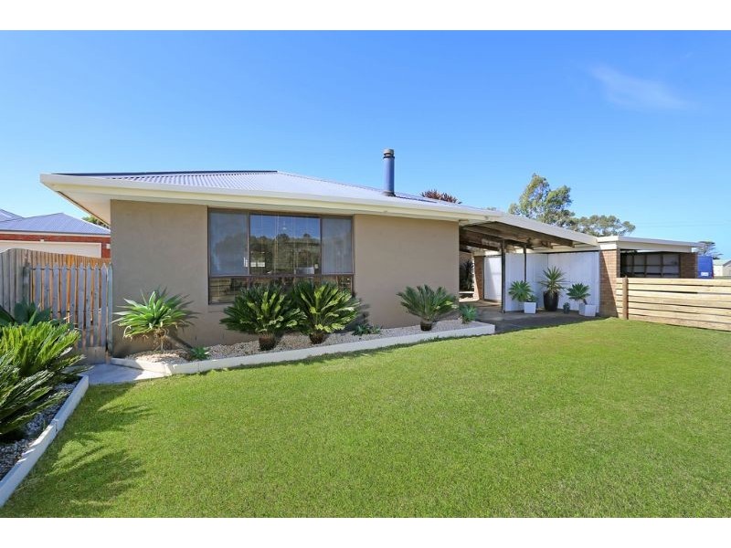 4 Bridge Road, Bushfield VIC 3281