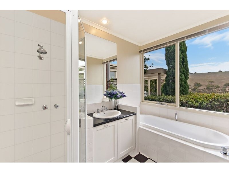 32 DOBSON WAY, Warrnambool VIC 3280