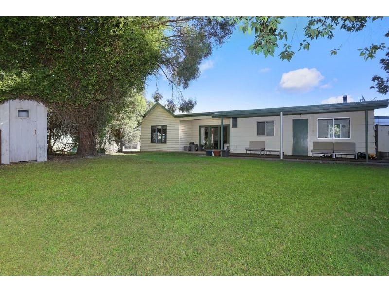 36 Latta Street, Woolsthorpe VIC 3276