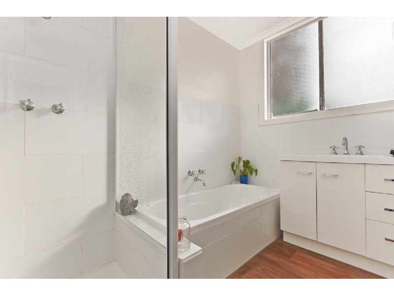 4 Irvings Lane, Koroit VIC 3282