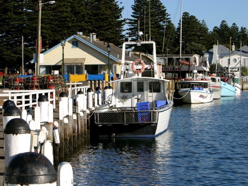 a/69 Gipps Street, Port Fairy VIC 3284