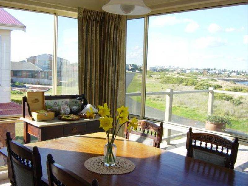 100 Ocean Drive, Port Fairy VIC 3284
