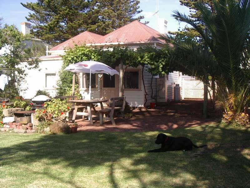 96 Gipps St, Port Fairy VIC 3284