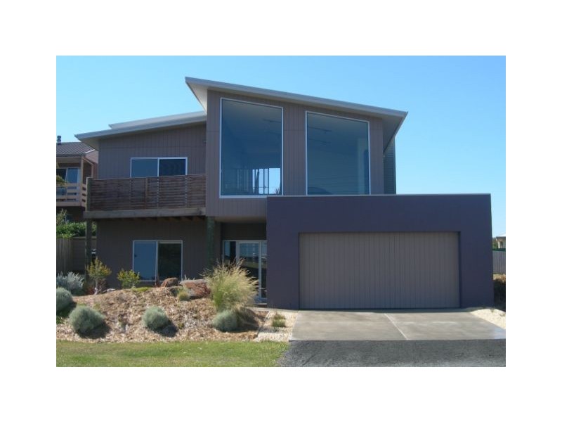 2 Brophy, Port Fairy VIC 3284