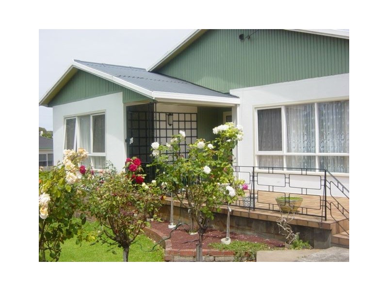 28 Albert St, Port Fairy VIC 3284