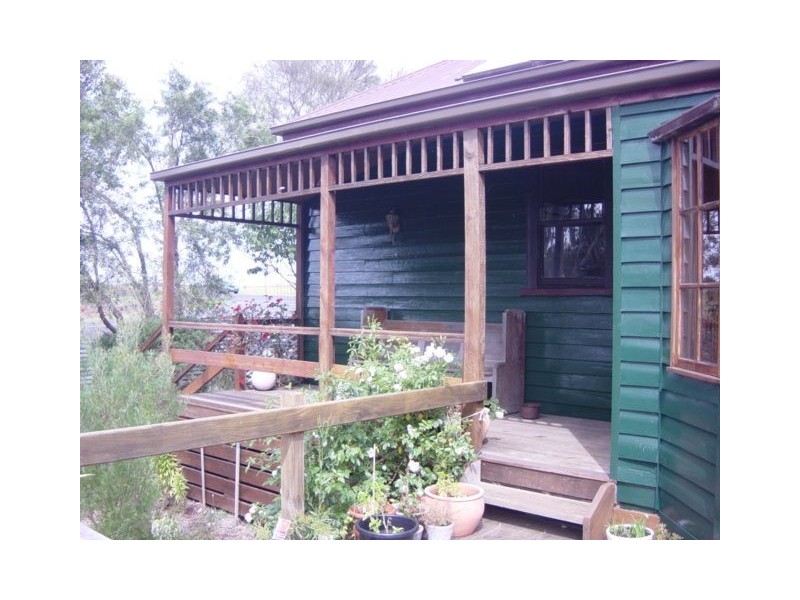 1 Anzac Avenue, Tower Hill VIC 3283