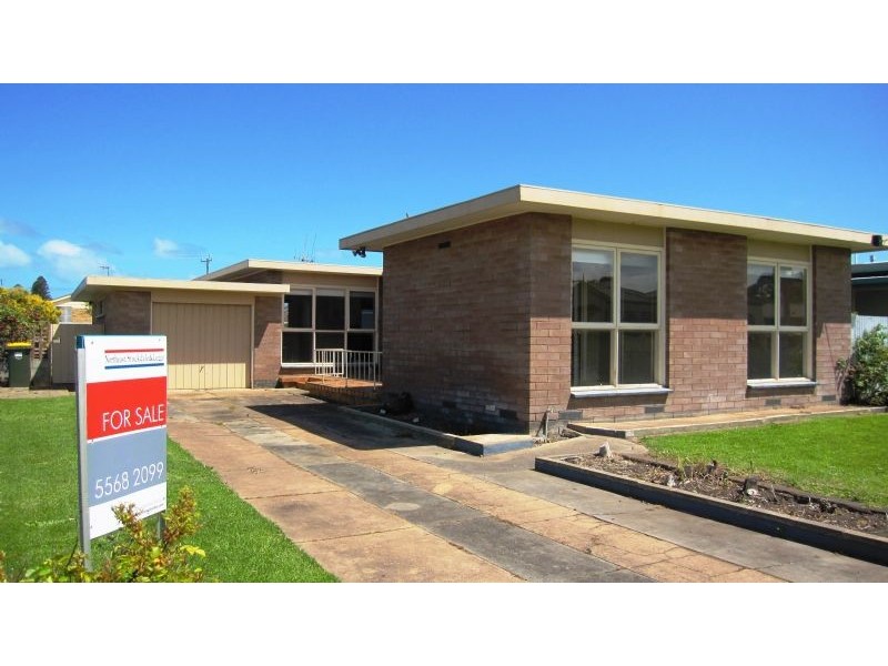 18 Roberts Ave, Port Fairy VIC 3284