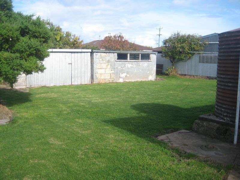 18 Roberts Ave, Port Fairy VIC 3284