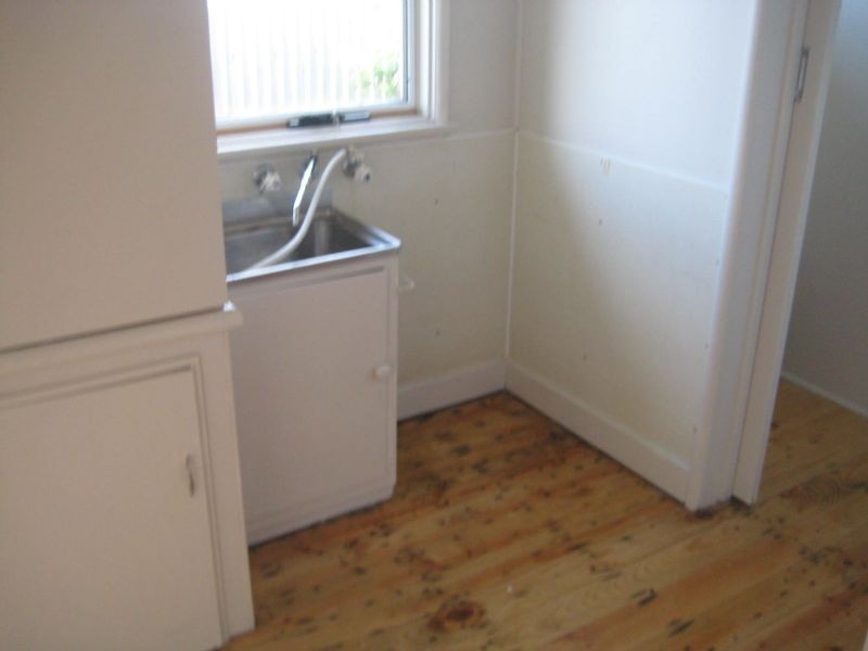 18 Roberts Ave, Port Fairy VIC 3284