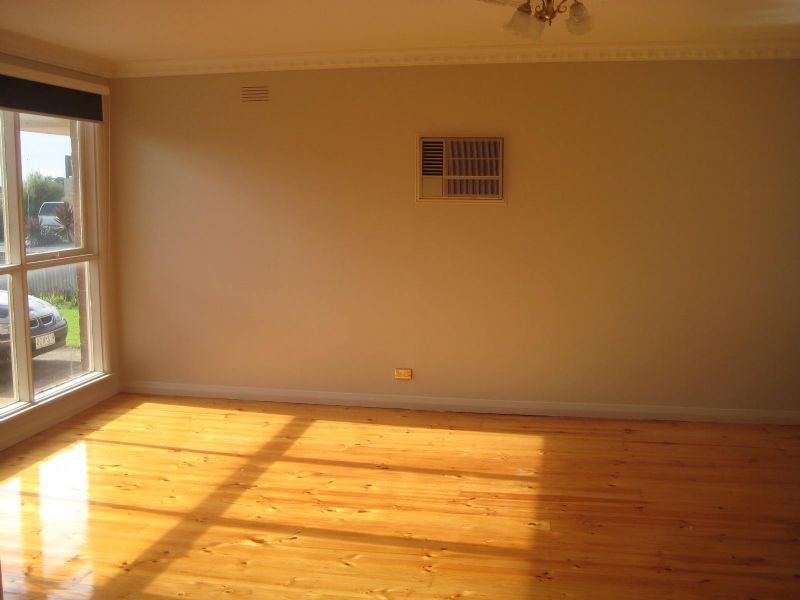 18 Roberts Ave, Port Fairy VIC 3284