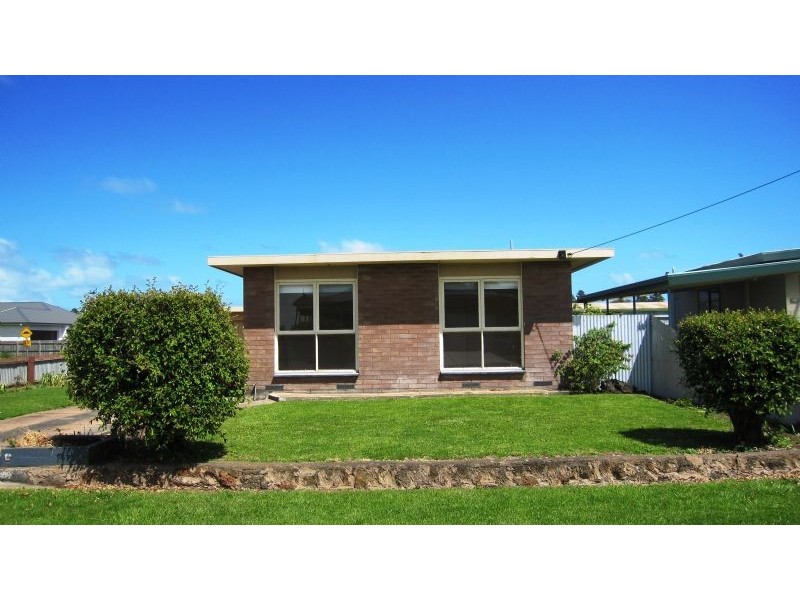 18 Roberts Ave, Port Fairy VIC 3284