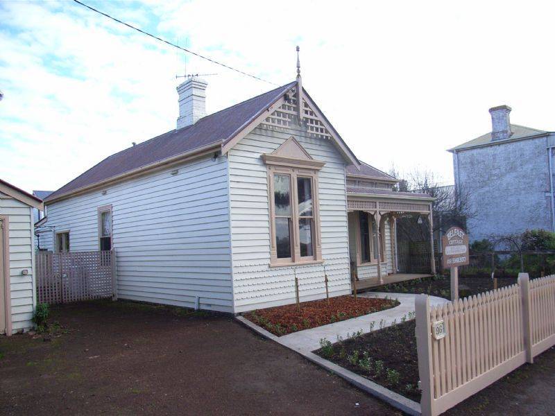 96 Gipps St, Port Fairy VIC 3284