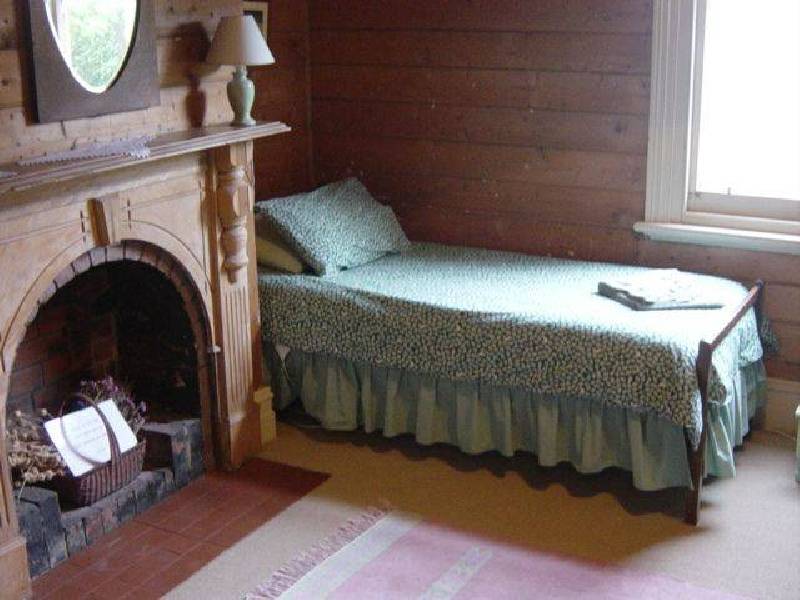 96 Gipps St, Port Fairy VIC 3284