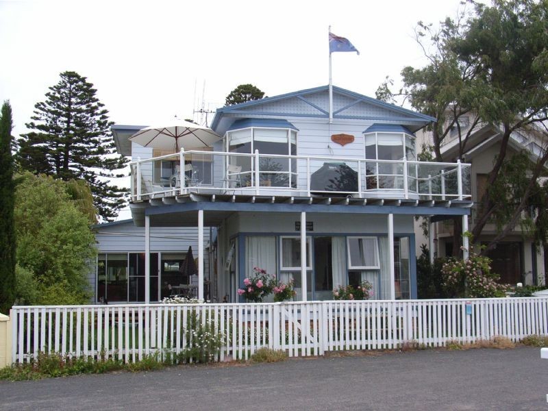 19 Gipps St, Port Fairy VIC 3284