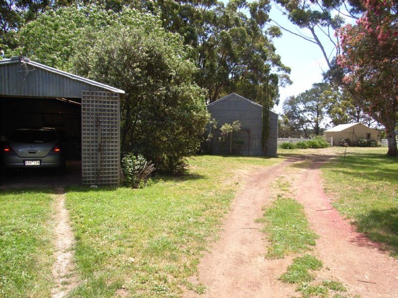 12 Hutchins Rd, Macarthur VIC 3286