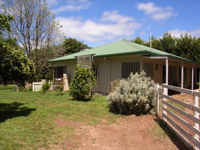 12 Hutchins Rd, Macarthur VIC 3286