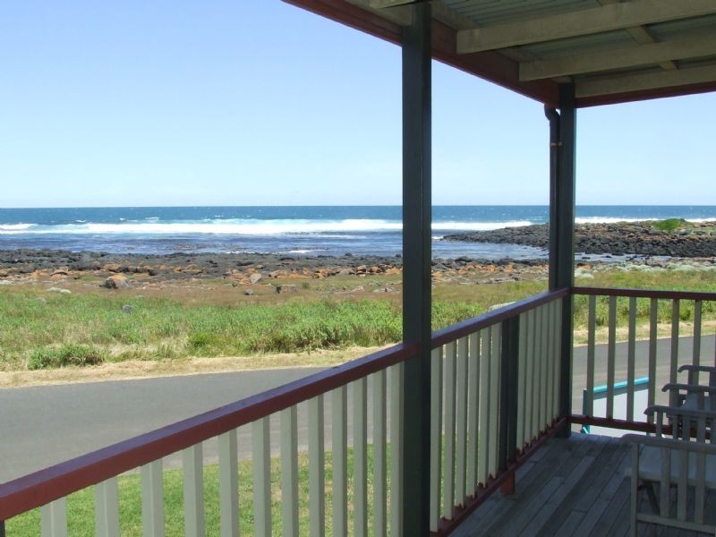104 Ocean Drive, Port Fairy VIC 3284