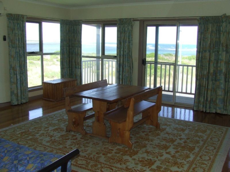 104 Ocean Drive, Port Fairy VIC 3284