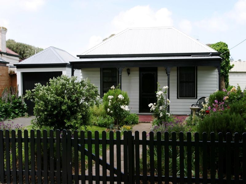 9 Sackville Street, Port Fairy VIC 3284