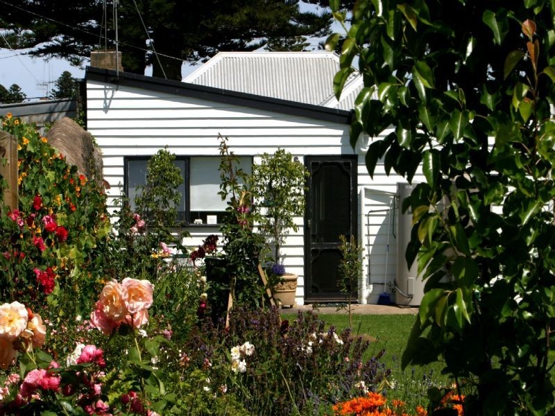 9 Sackville Street, Port Fairy VIC 3284
