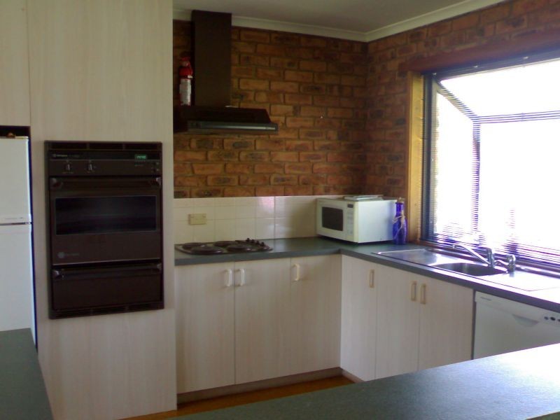 6 Uebergang Street, Port Fairy VIC 3284