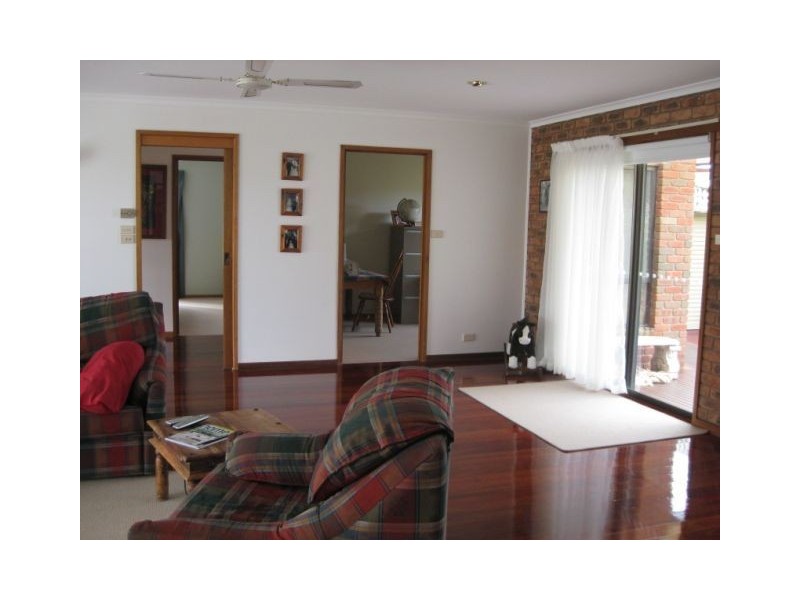 6 Uebergang Street, Port Fairy VIC 3284