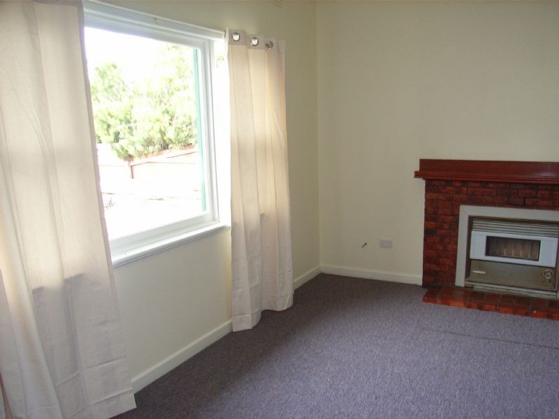 a/11 Earle St, Port Fairy VIC 3284