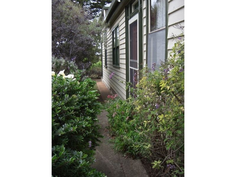 6 Sackville, Port Fairy VIC 3284