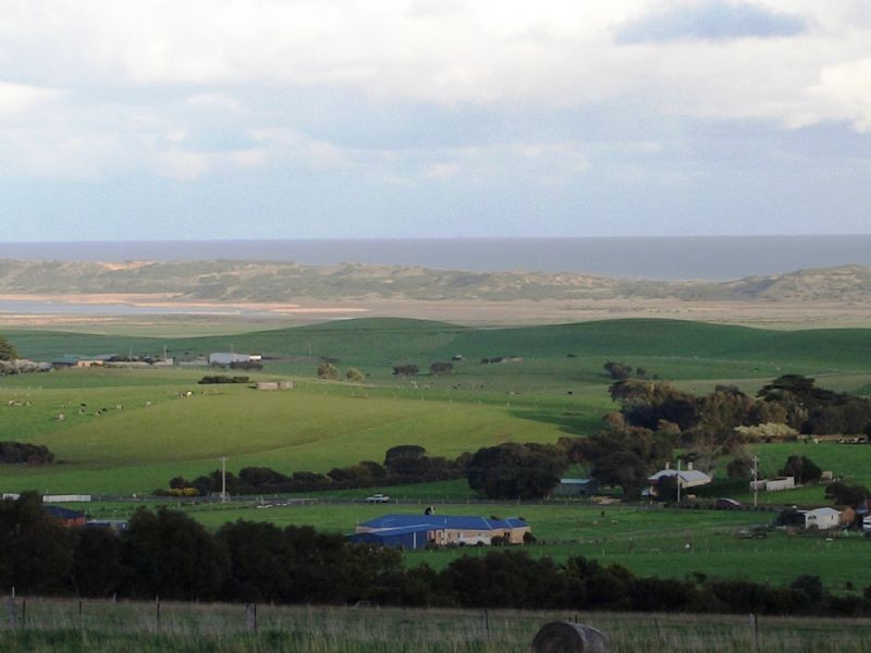 82 Douglas Lane, Tower Hill VIC 3283