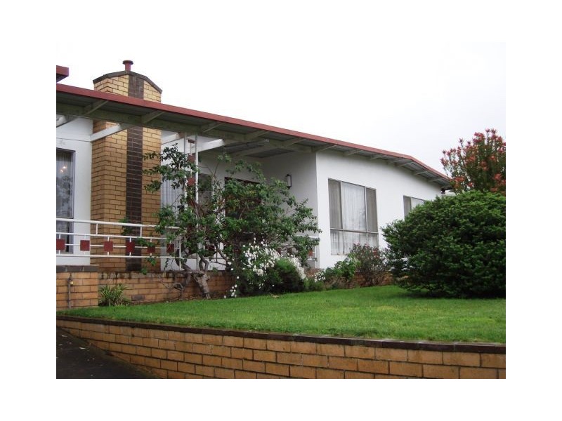 3 Earl, Port Fairy VIC 3284