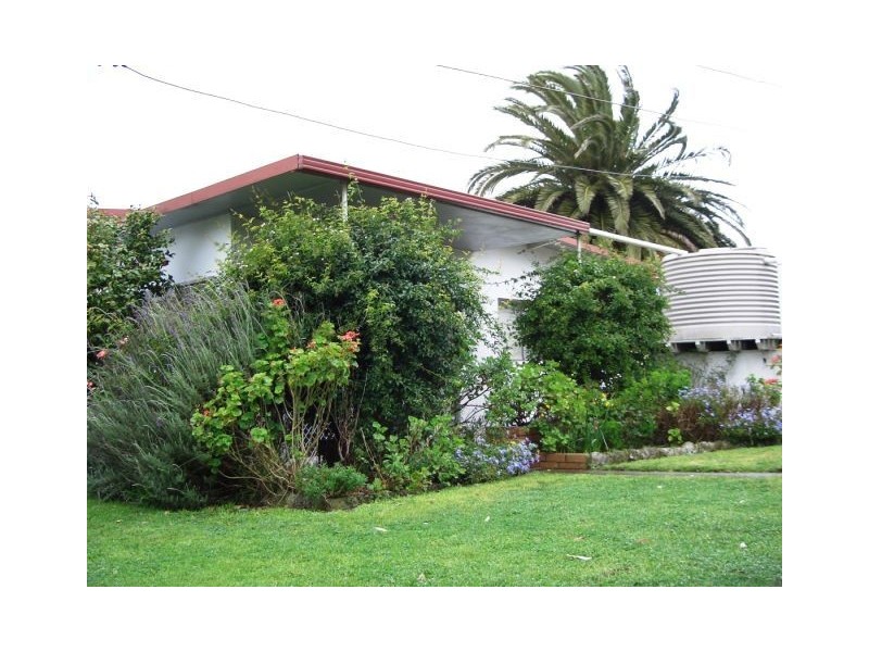 3 Earl, Port Fairy VIC 3284