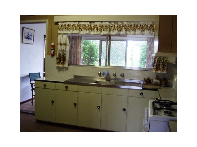 3 Earl, Port Fairy VIC 3284