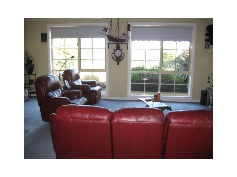 99 Barlings Road, Tower Hill VIC 3283